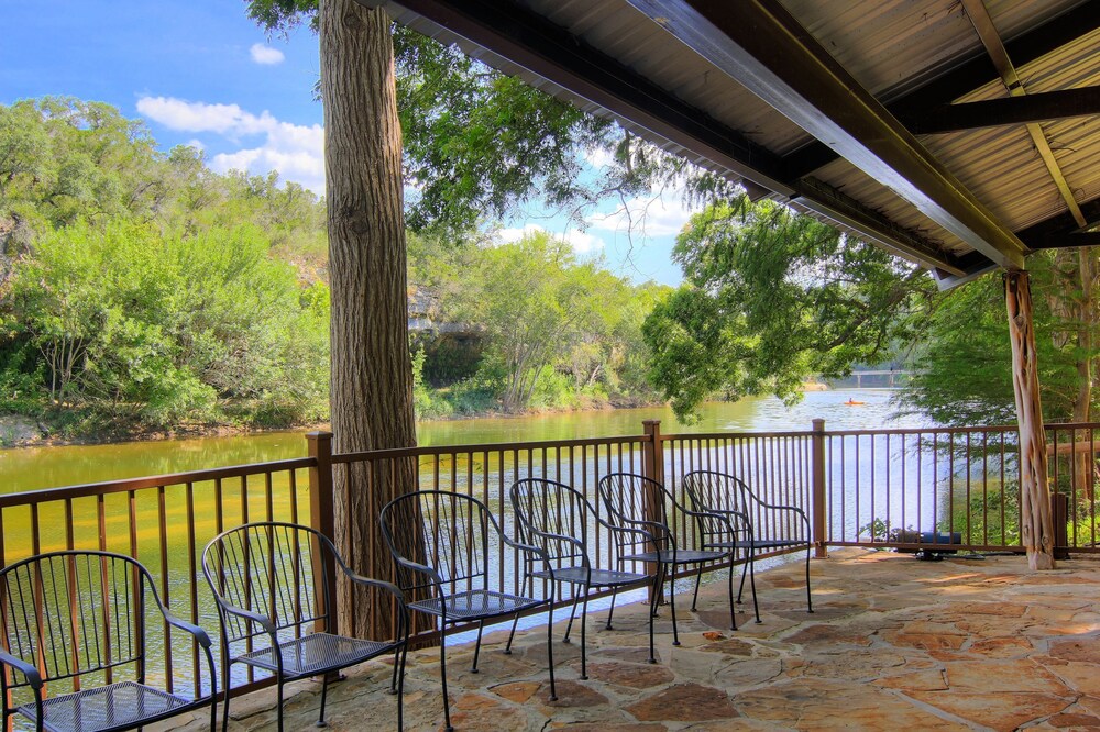 The Hideout 5 Bedroom Home by RedAwning