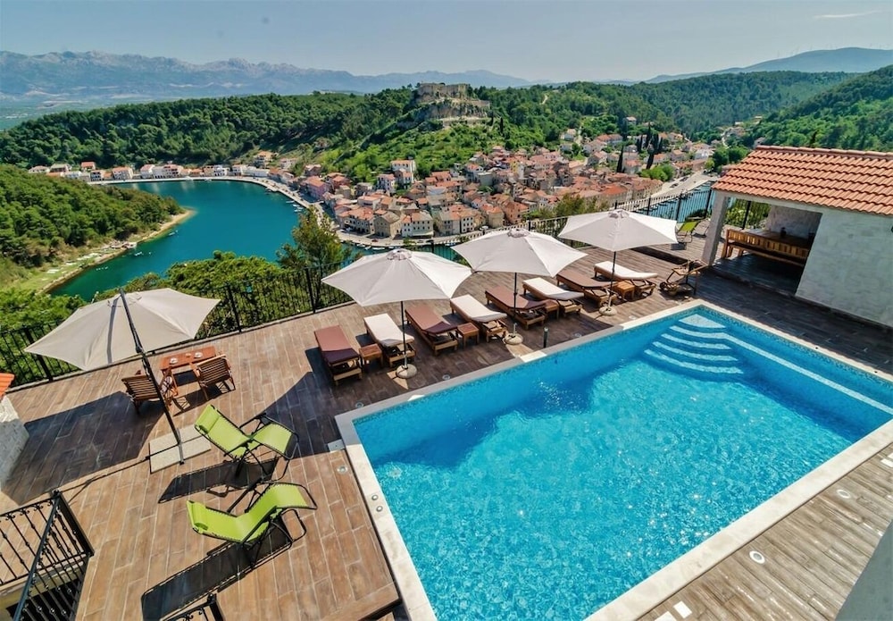 Luce - Pool and View - A1 en Novigrad — recepcion & lobby