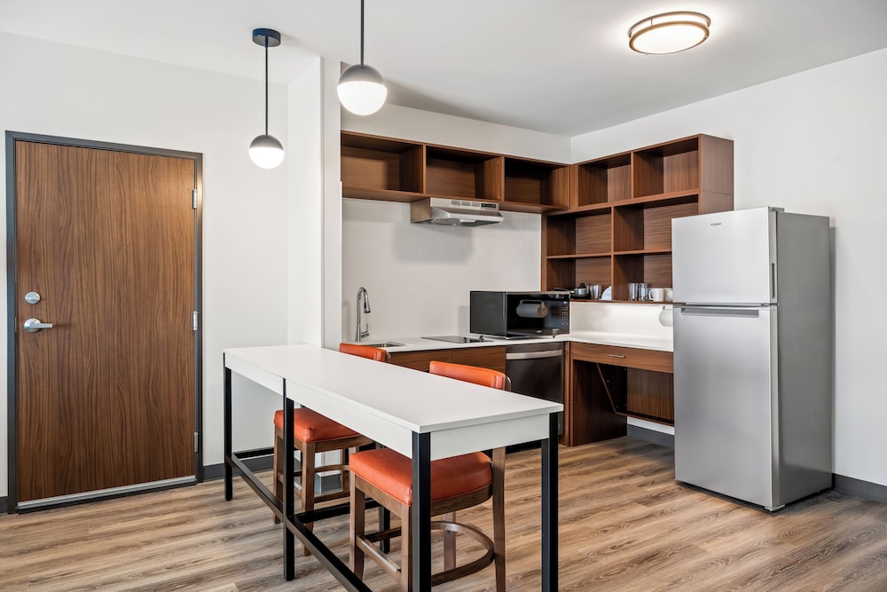 Everhome Suites Somerset - South Brunswick