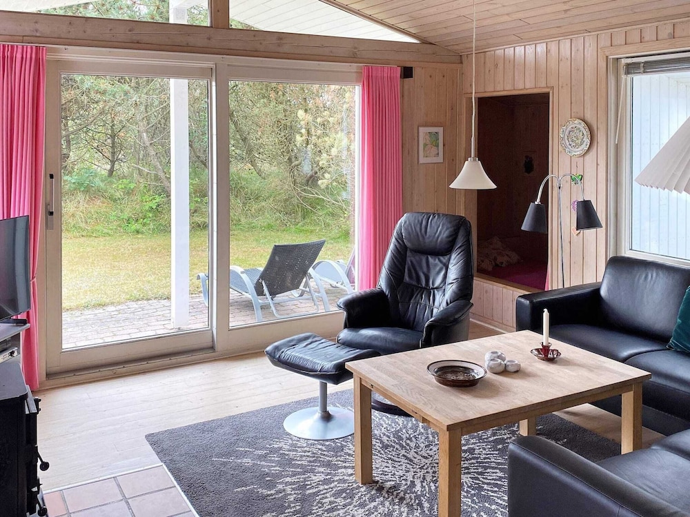 6 Person Holiday Home in Blavand