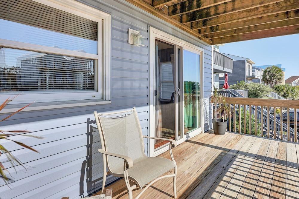 Walk to Beach: Duplex in North Topsail Beach!