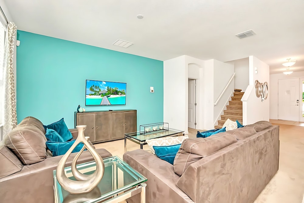 Upstay Lakefront Home w Pool Cinema Games BBQ