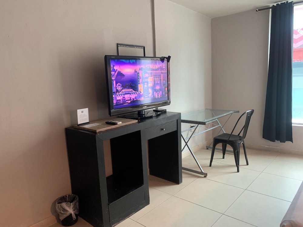 5th Avenue Room By BLVD