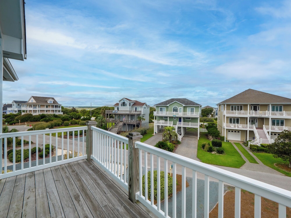 Summer Wynd by Topsail Realty