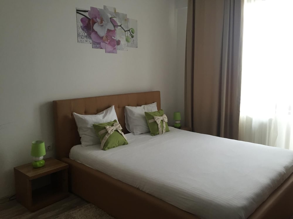 Chic Sea View Apartment Mamaia