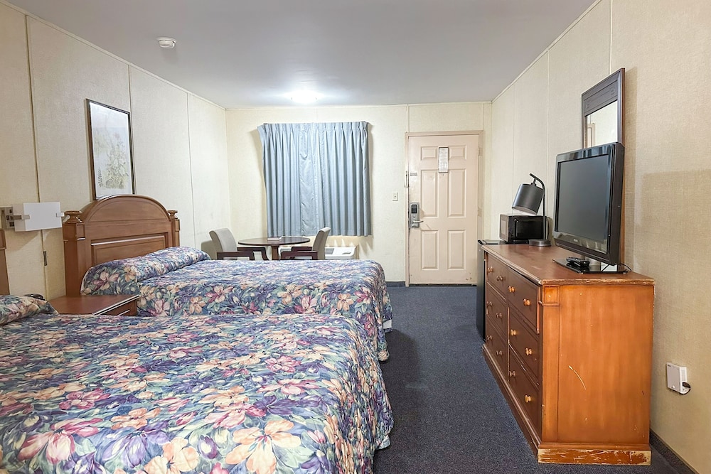 Louisville Inn By Oyo Louisville Municipal Airport