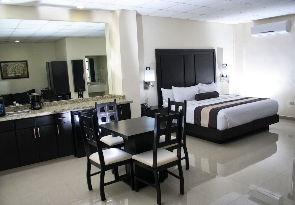 Reynosa Vacations - Hotel El Camino Inn  Suites - Property Image 11