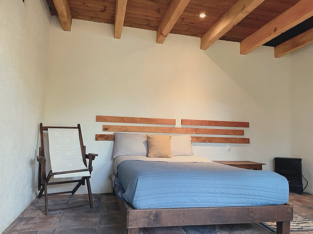 Casa Los Ocotes Valle de Bravo view 4