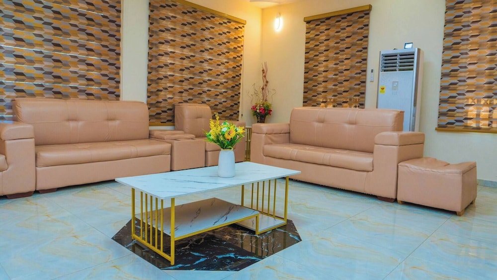 Digi Six-bedroom Accra Luxury Home at East Legon
