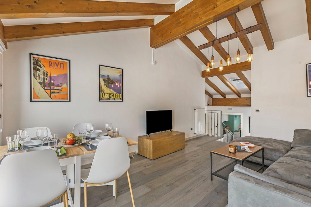 Riva's Rooftop Retreat
