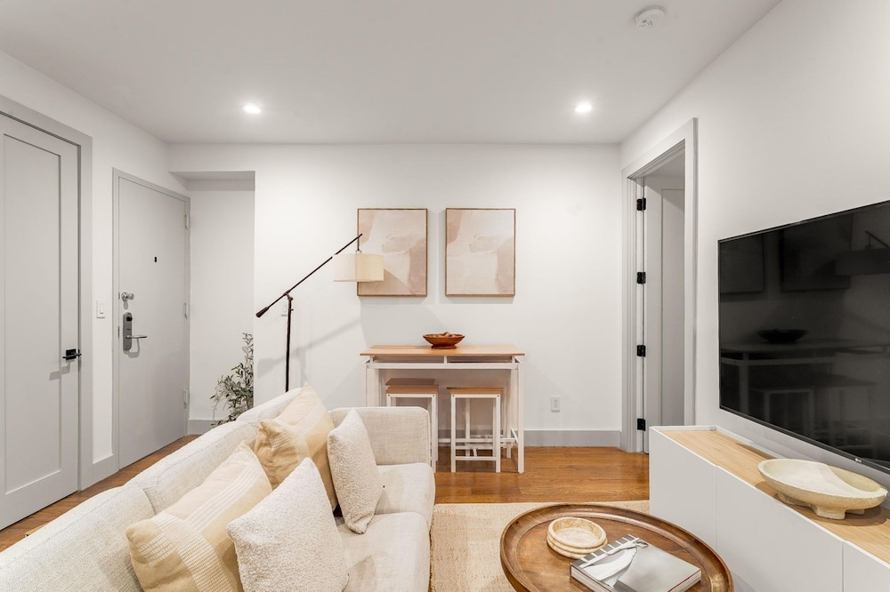 Luxury 3 Bedroom 2 Bath Apartment in Prime Location of NYC