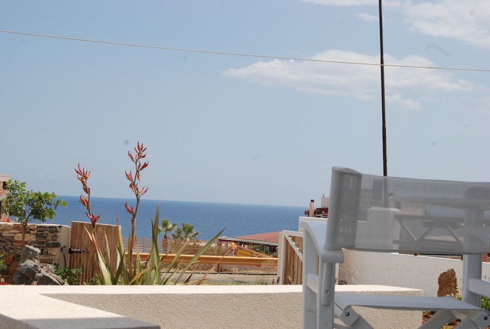 Okirroi Villas