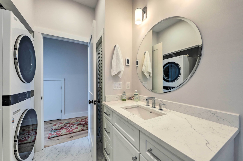 Portland Vacations - Spacious Portland Home: Walk Downtown! - Property Image 4