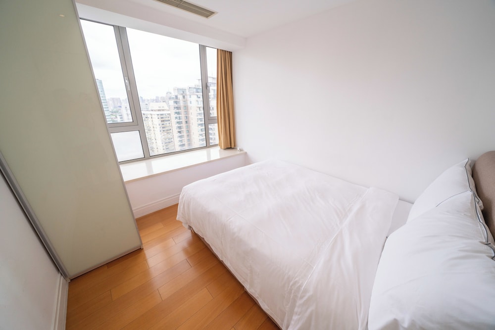 Tyms 3BR 2BA Apt Near Metro