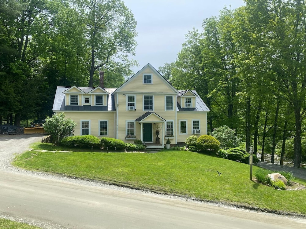 Green River Bridge Inn