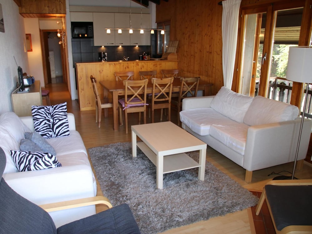 Stunning Apartment in Heart of Valley