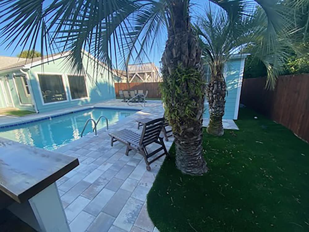 Tiki Palms Paradise
