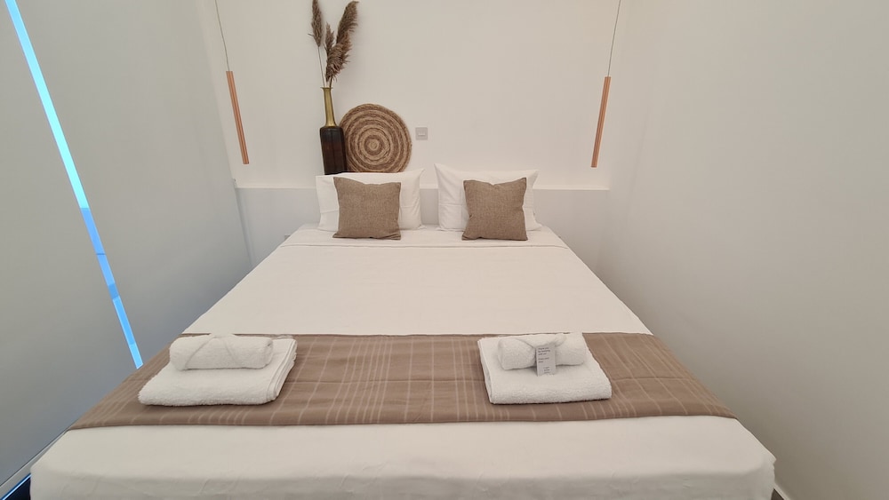 Phaedrus Living: Venus Seaview Lighthouse Villa view 5