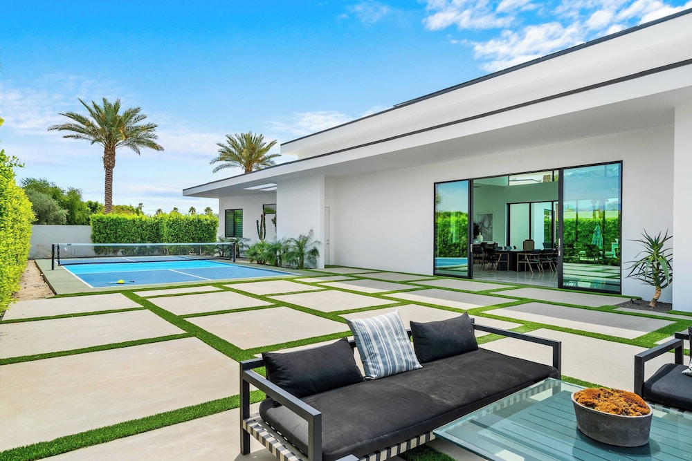 Sleeps 17 Pool & Pickleball Sun-kissed Desert Escape Bravo Villa #1 by Avantstay