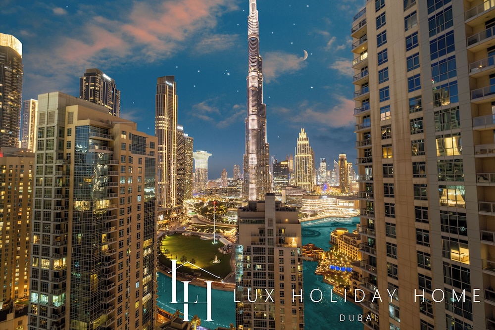 LUX The Burj Khalifa Fountain View Suite 3