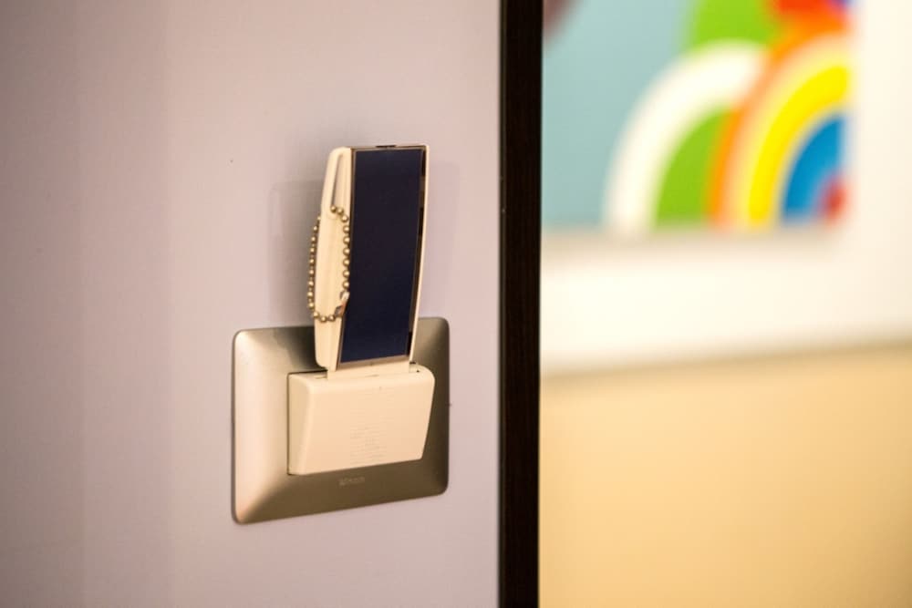 Mikale Rooms