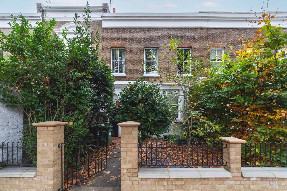 Charming One-Bed Oasis in Hammersmith