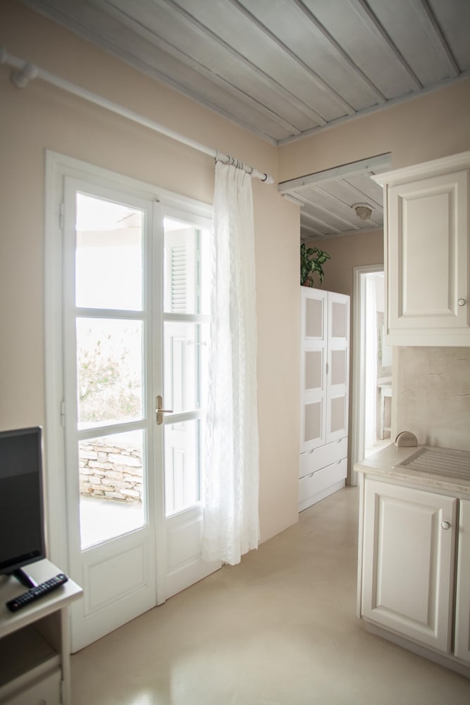 Porto Koundouros Beach and Villas