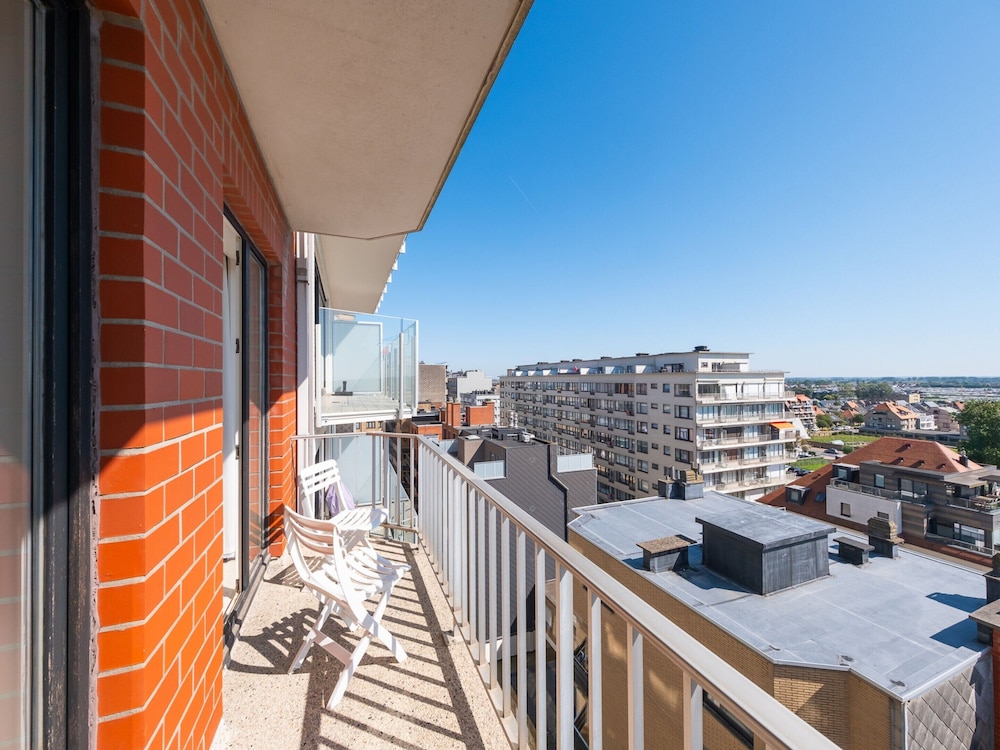 Bright Apartment With sea View