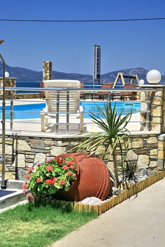 Gera Bay Studios and Apartments