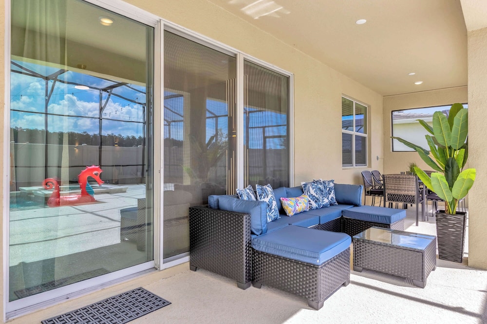 Upstay Epic 15br Mansion for Big Groups Near Parks