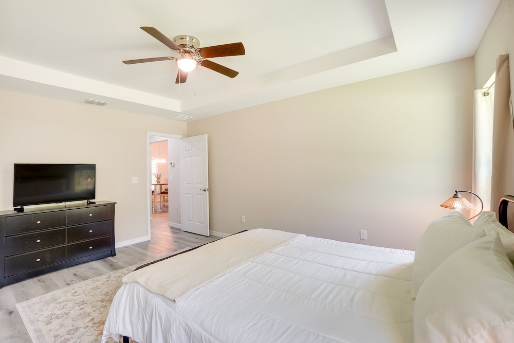 Pet-friendly Home w/ Fenced Yard in Dunnellon