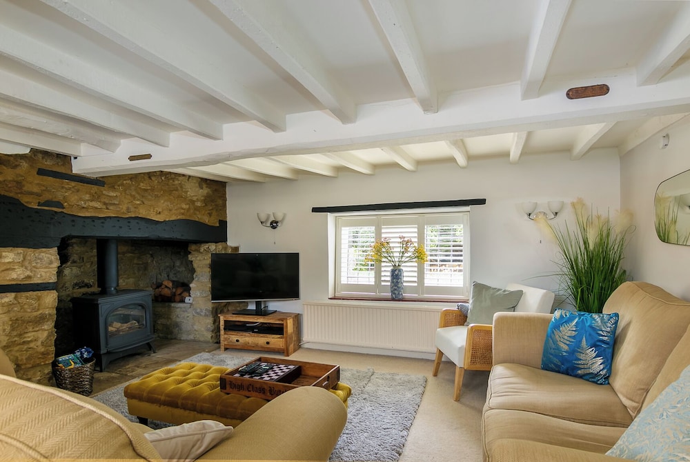Lovely 5BD Home with Cinema & Games Room