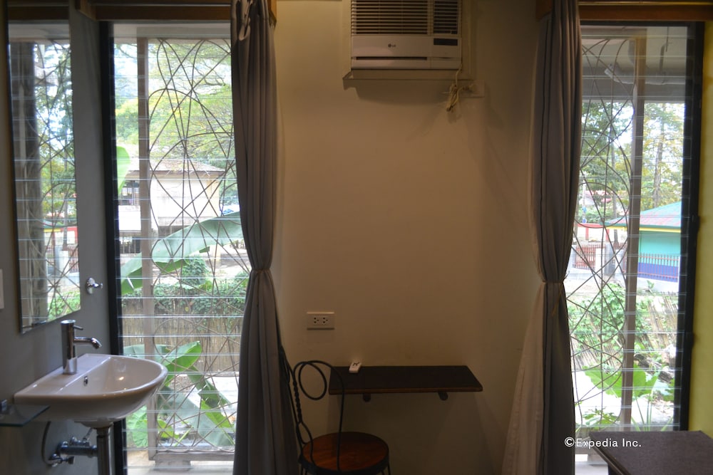 Spin Designer Hostel