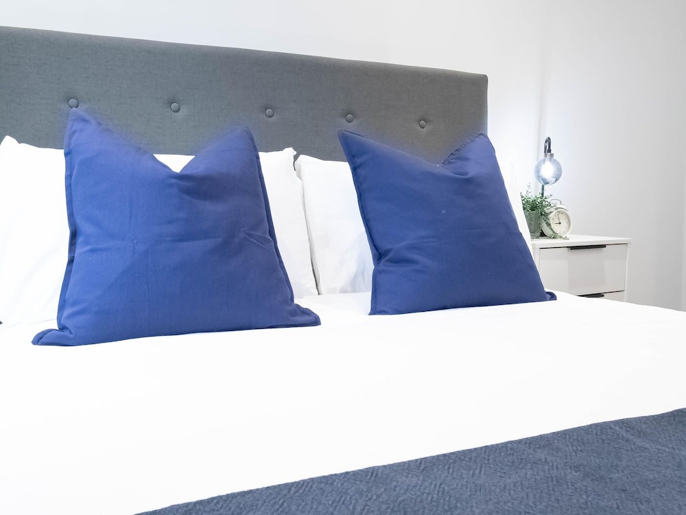 Kelham Island Studio Apartment by Belvilla view 2