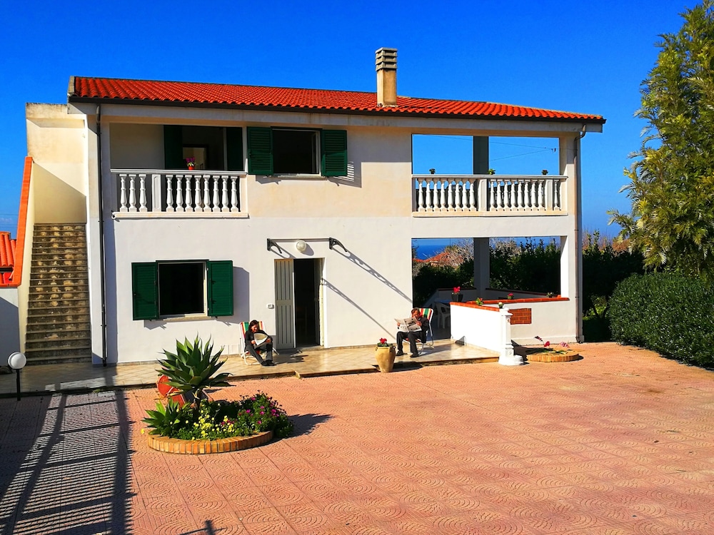 Villa Cecile view 5