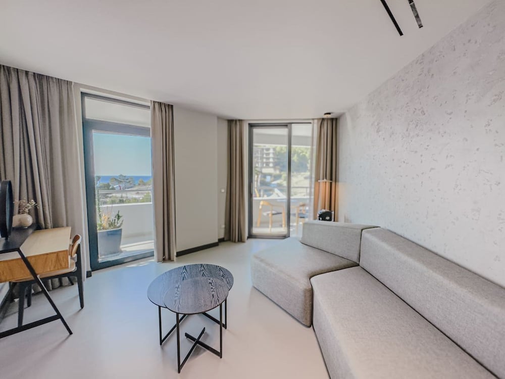 Zins Luxury Room 02 in Durr s