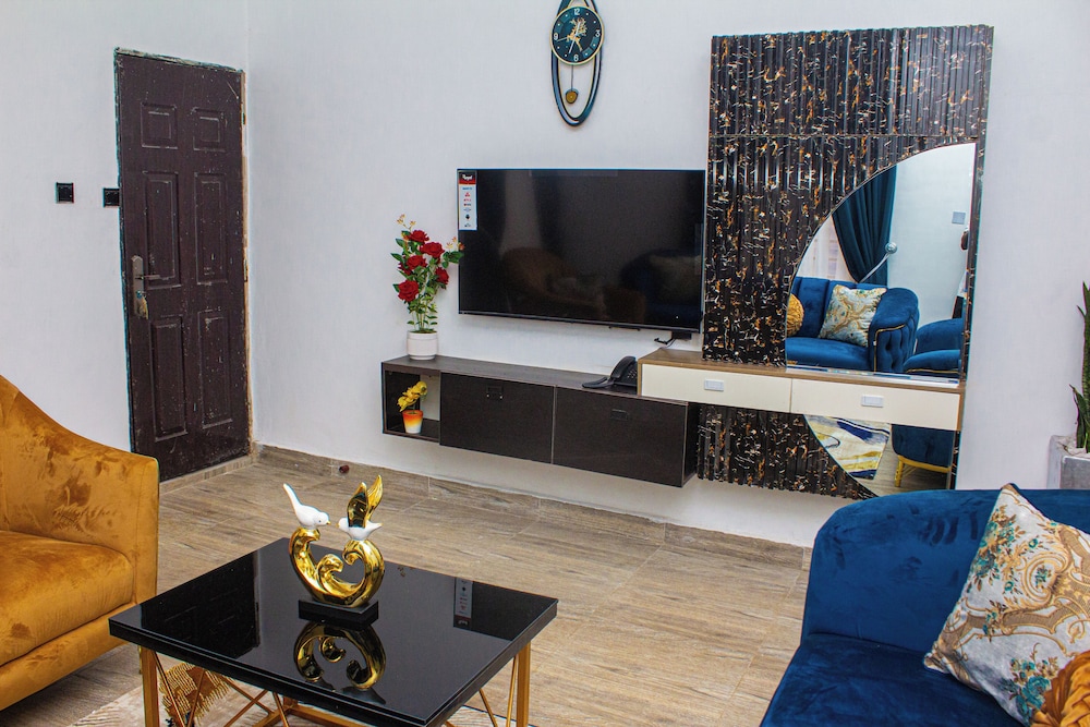 THE BLEVICK SUITES AND APARTMENTS