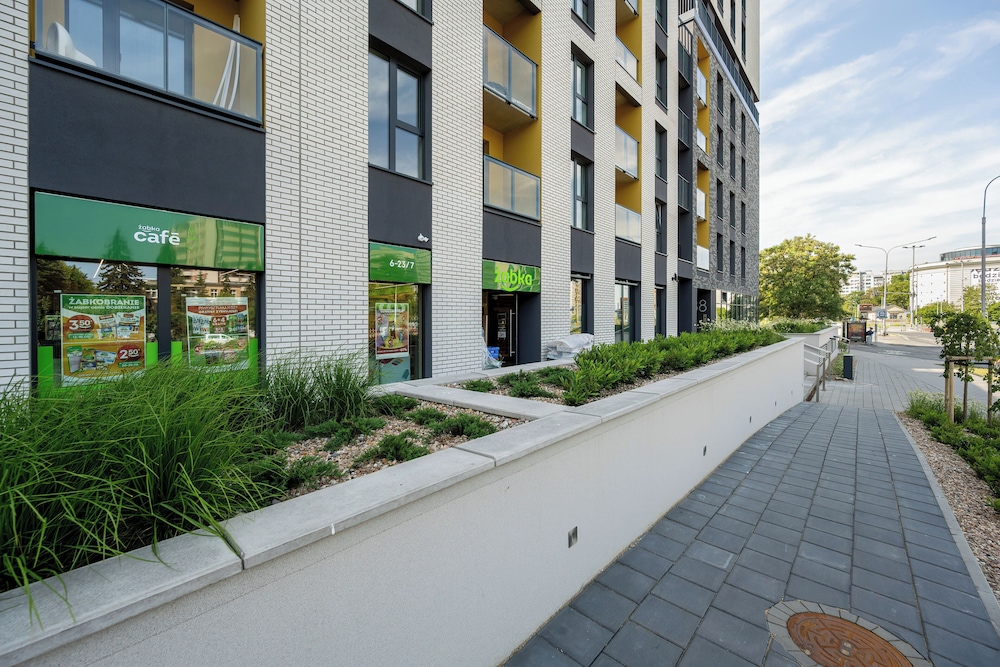 Legnicka Modern Apartment by Renters view 5