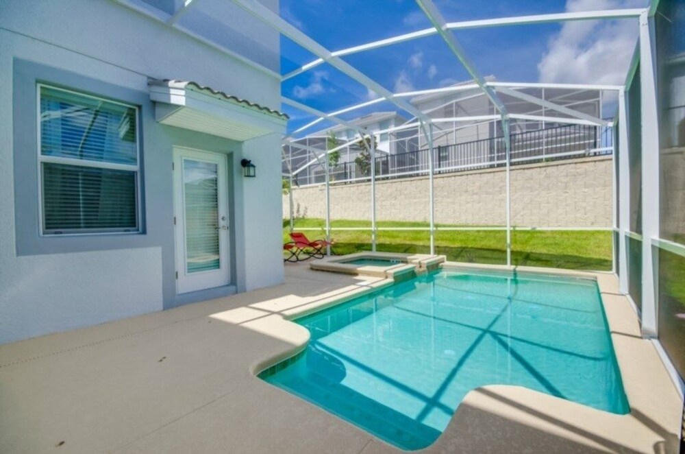 Champions Gate Luxury 5 Bedroom Resort Villa 5 Home by Redawning - Image 2