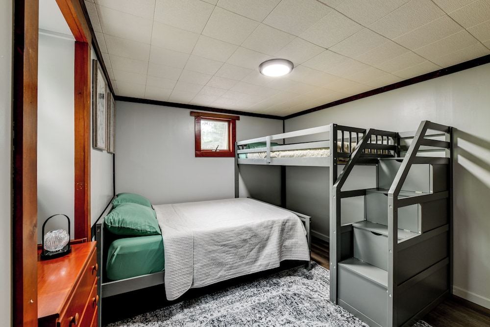 Riverfront Retreat w/ Near Boat Launch in Nineveh!