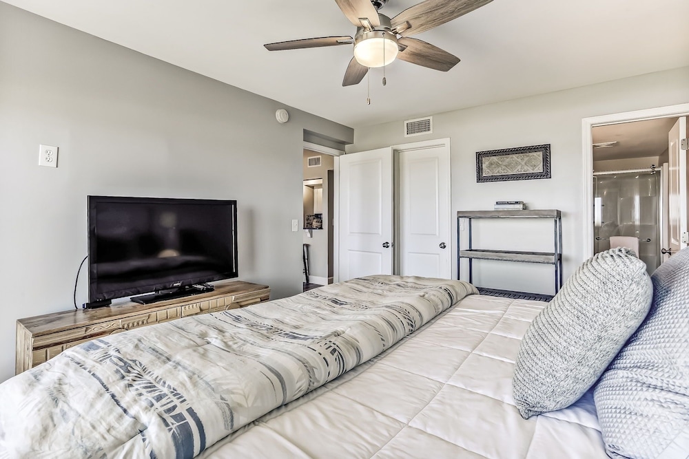 Ketch Courtyard 302 2 Bedroom Condo