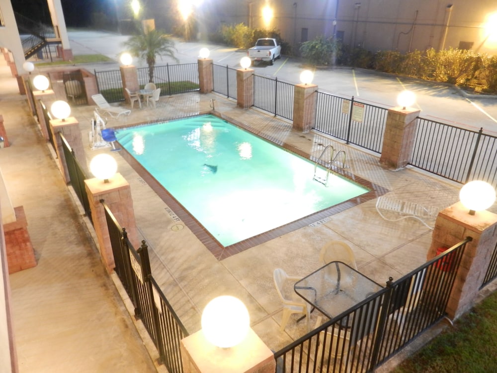 Belleza Inn  Suites Humble - FM 1960 - Property Image 22