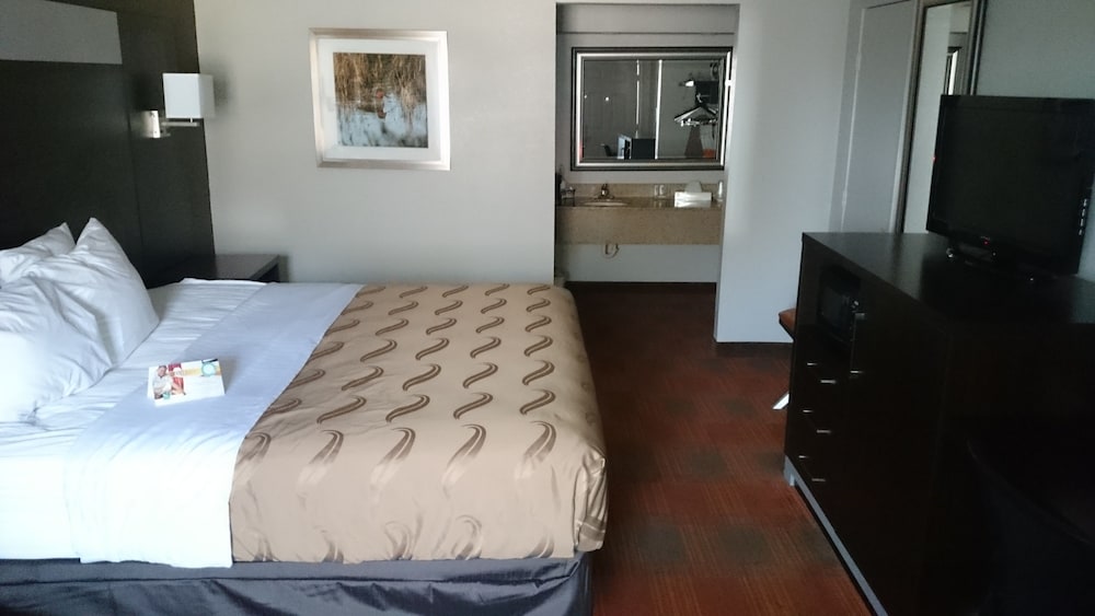 Quality Inn & Suites Stuttgart North