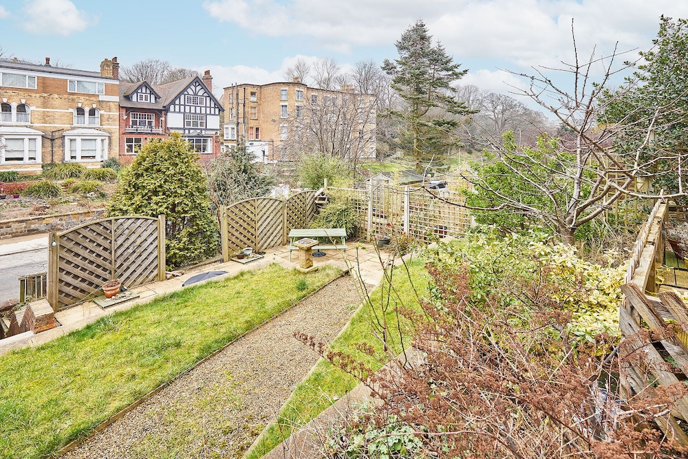 Host Stay The Garden Flat