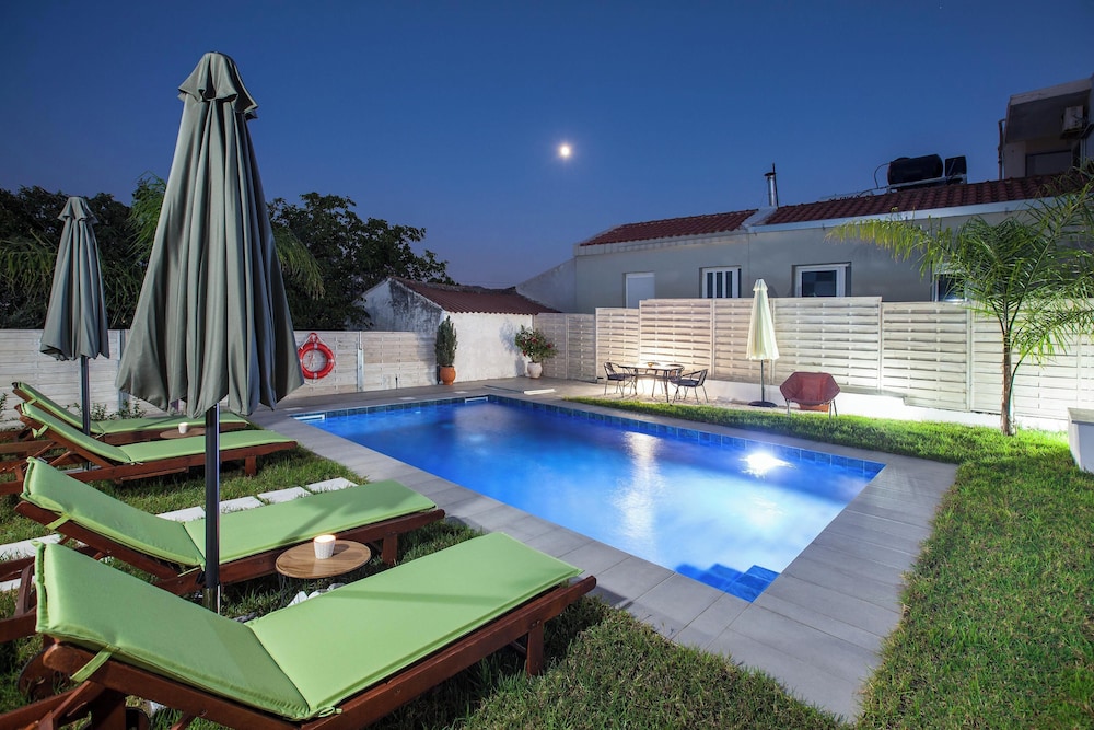 Peponas Residence