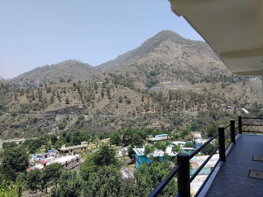 Rawat Residency