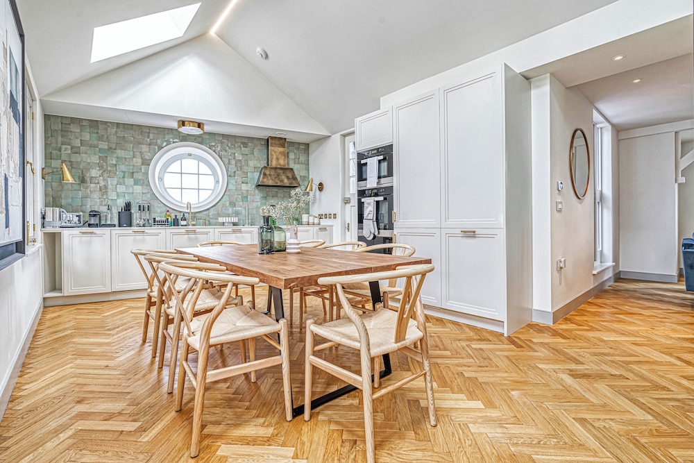 Luxury flats near Big Ben and London Eye