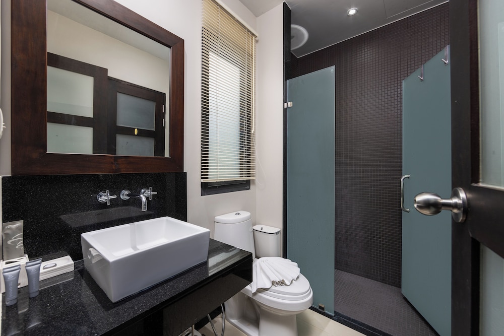 Onyx Villas by TropicLook
