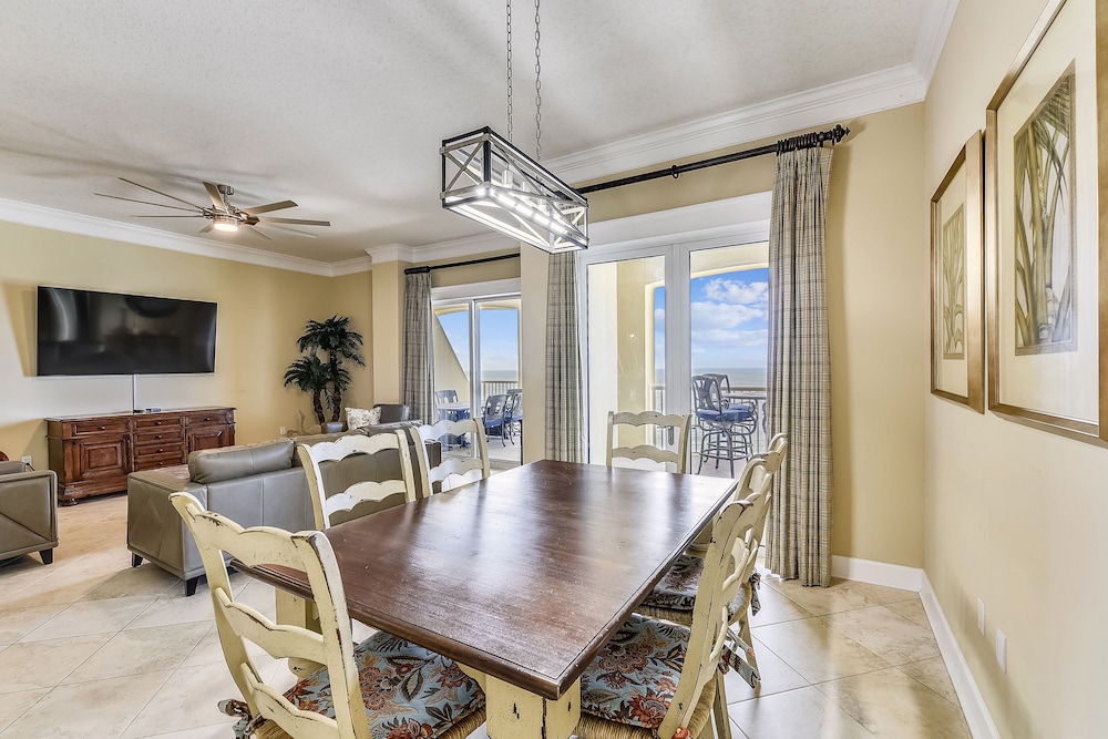 Grand Panama Beach Resort by Book That Condo