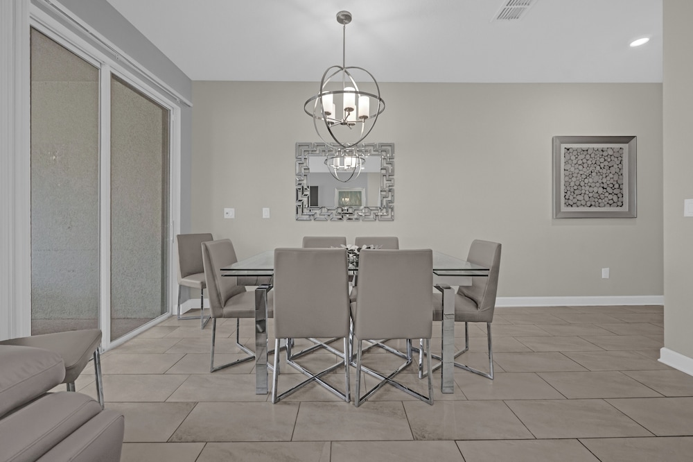 Luxury Davenport Home Perfect Family